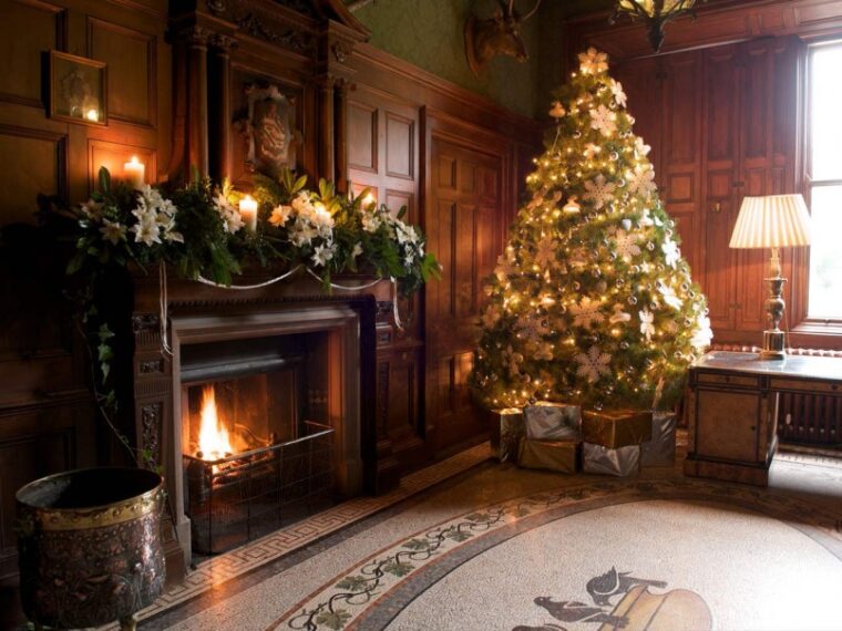 rustic-christmas-decoration-for-living-room_light-christmas-tree_warmt-fireplace_wooden-wall-decor_plant-fireplace-decor_tile-flooring-805x604