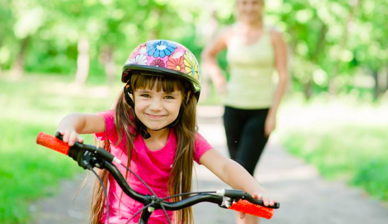 Blauwe plek Discriminatie vrijwilliger 9 onmisbare tips om je kind zonder zijwieltjes te leren fietsen -  Damespraatjes