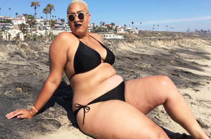 dikte Binnen Ontmoedigd zijn Deze vrouw ging voor het eerst in haar leven in bikini naar het strand -  Damespraatjes