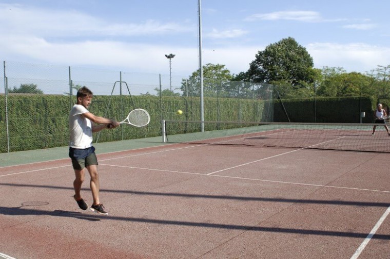 Village-des-Meuniers-Tennis