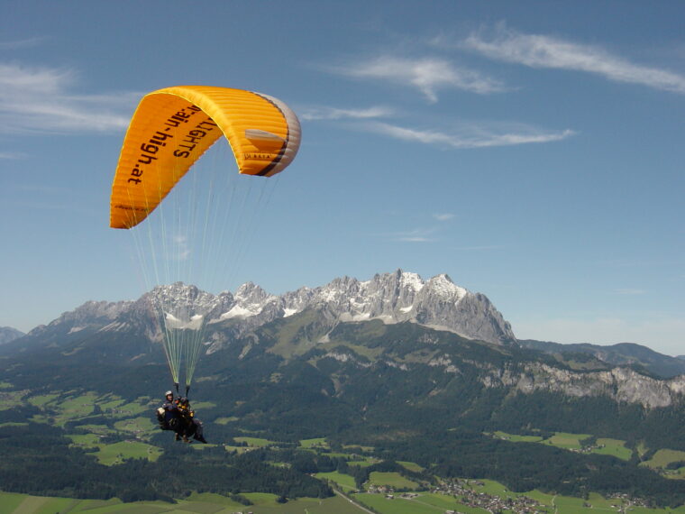 Tandem_Paragliding_(c)_Mountain_High_1