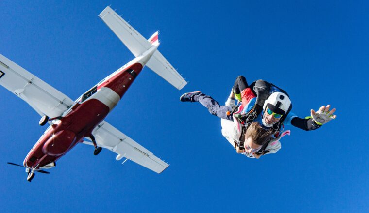 Maak jij de grote sprong? Dit is hoe je je kunt voorbereiden op parachutespringen!