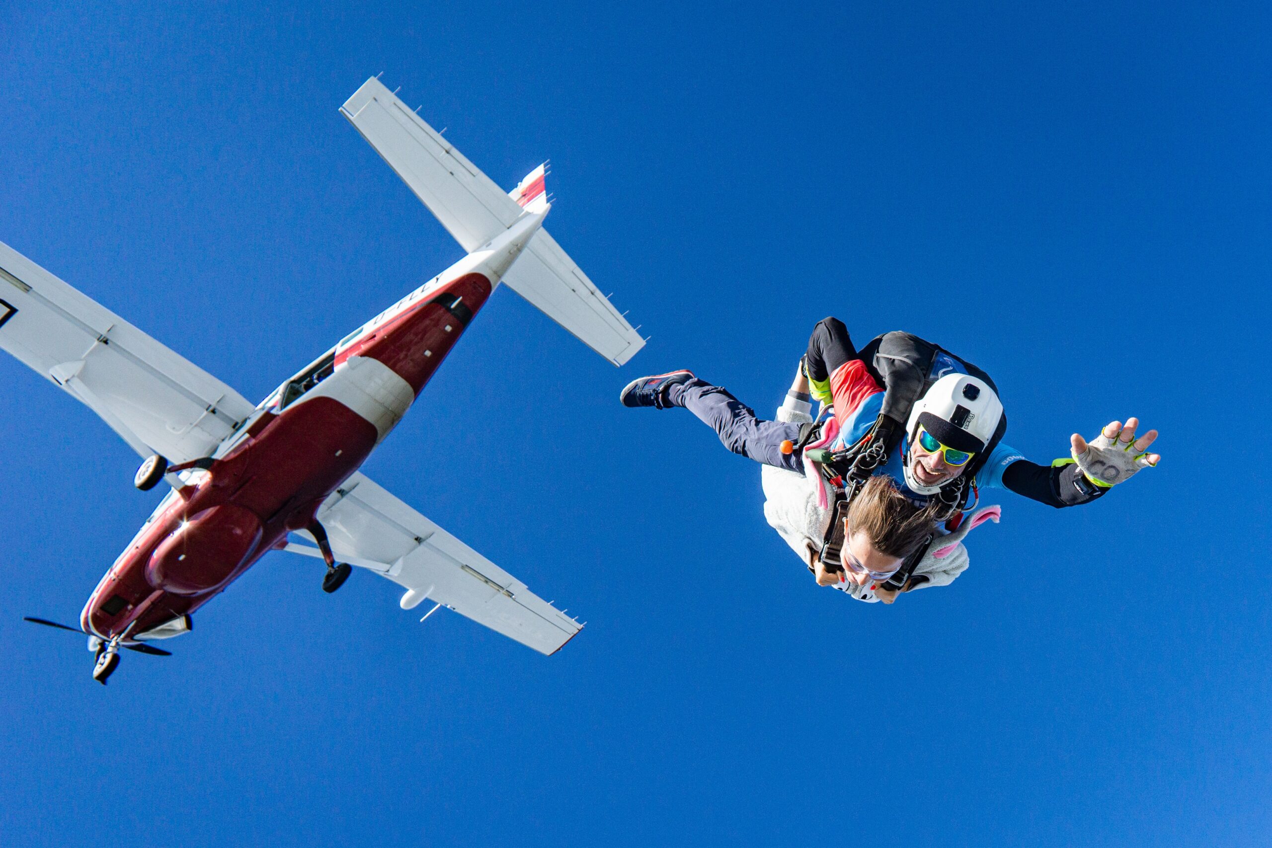 Maak jij de grote sprong? Dit is hoe je je kunt voorbereiden op parachutespringen!