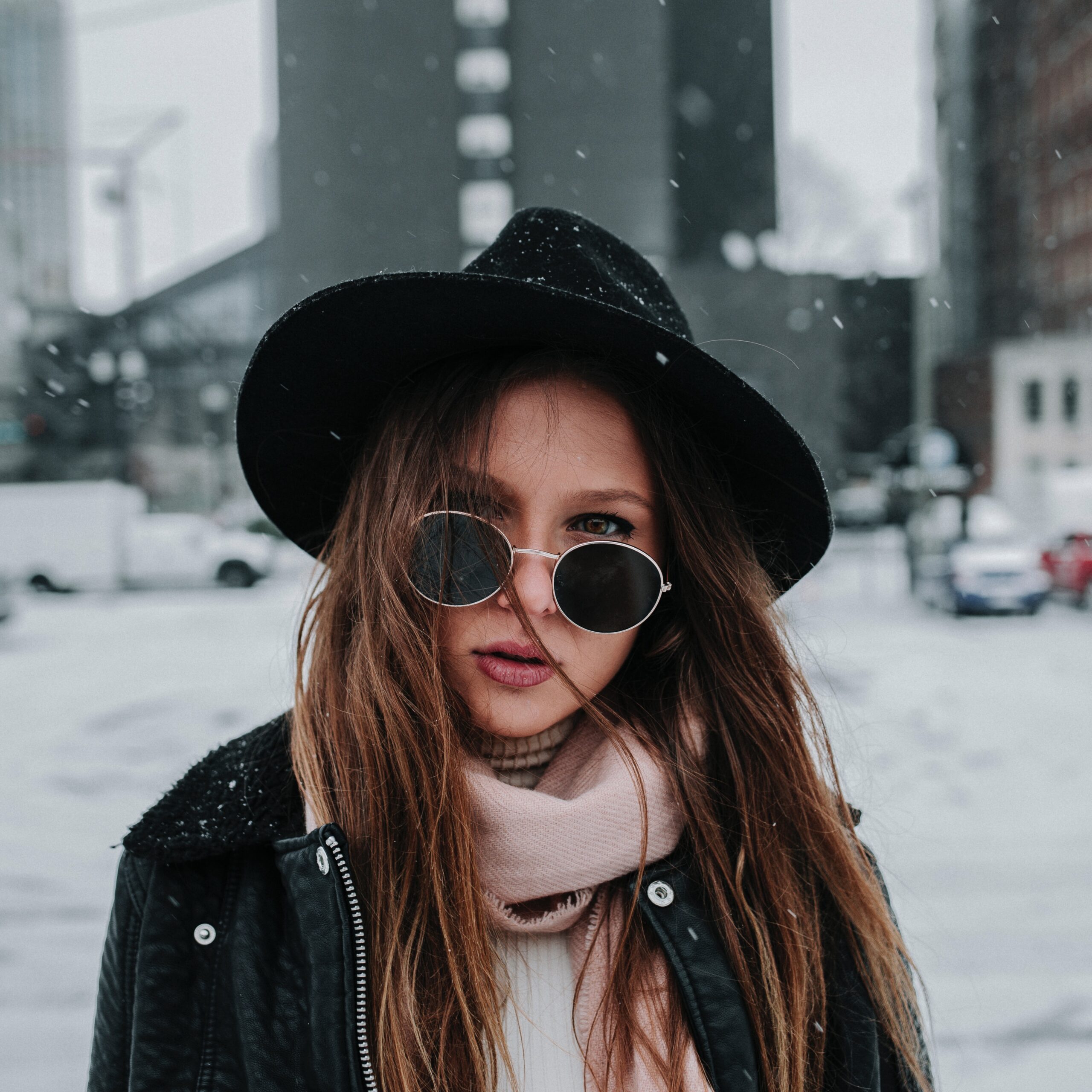 Waarom zou je in de winter een zonnebril moeten dragen?