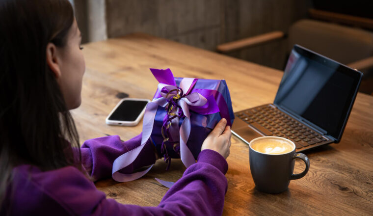 5 eindejaarsgeschenken waar jouw werknemers héél blij van worden