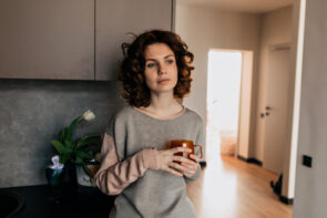 Ook als hij vrij is doet hij niks met de kinderen