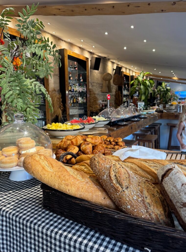 ontbijtbuffet bij Parco Ibiza